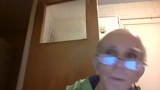 mariusica1xh online show from April 5, 2026, 8:06 pm