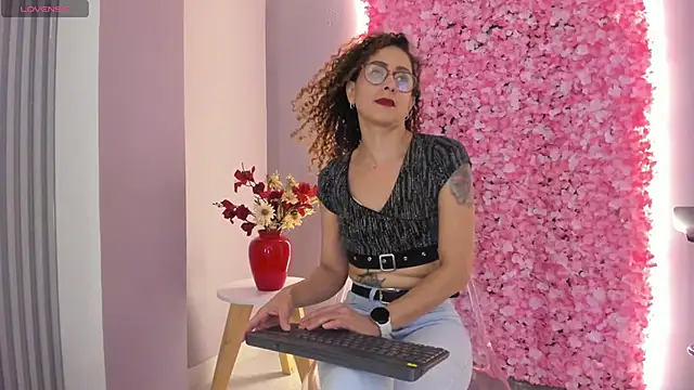 Angela donnato online show from January 11, 2025, 3:55 am