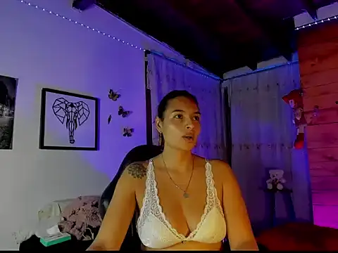 Snapshot of mykaelahoney chatting on February 13, 2026, 6:53 am mykaelahoney online show from February 13, 2026, 6:53 am