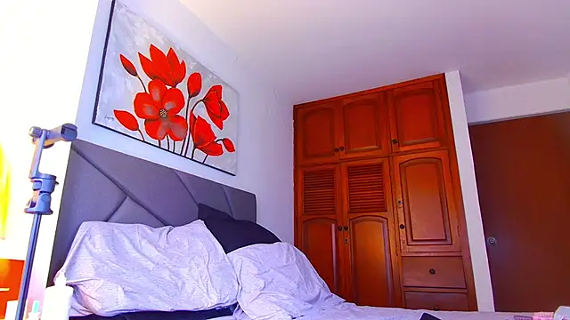 bellatrix25 online show from February 20, 2026, 6:19 pm