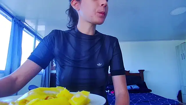 bellatrix25 online show from July 5, 2026, 1:51 pm