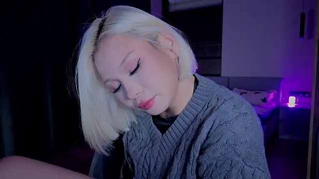 Snapshot of RileyMee chatting on November 16, 2025, 1:22 am RileyMee online show from November 16, 2025, 1:22 am