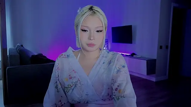 Snapshot of RileyMee chatting on November 17, 2025, 3:23 am RileyMee online show from November 17, 2025, 3:23 am