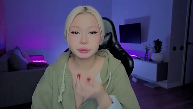 Snapshot of RileyMee chatting on December 20, 2025, 1:02 am RileyMee online show from December 20, 2025, 1:02 am