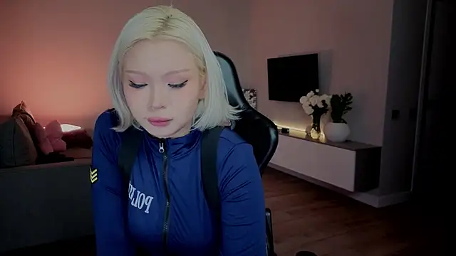 Snapshot of RileyMee chatting on January 10, 2026, 3:41 am RileyMee online show from January 10, 2026, 3:41 am