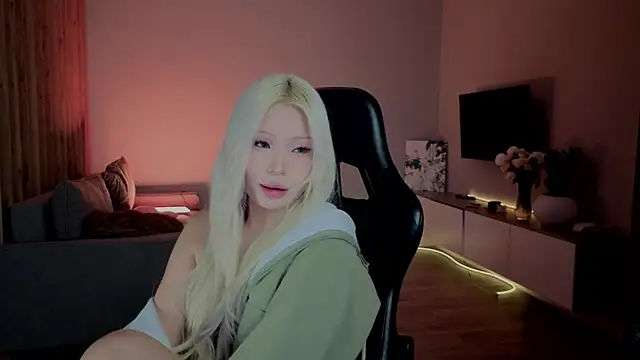 Snapshot of RileyMee chatting on January 14, 2026, 3:12 am RileyMee online show from January 14, 2026, 3:12 am