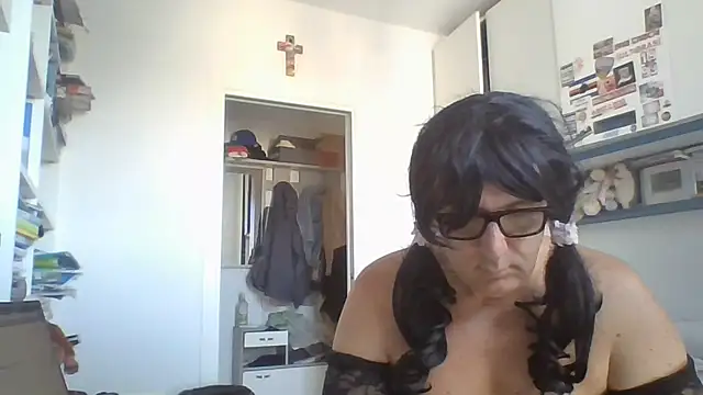 Snapshot of brindisiroby chatting on June 23, 2026, 7:39 am brindisiroby online show from June 23, 2026, 7:39 am