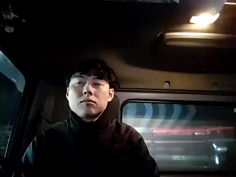 whitebriefboy online show from January 29, 2025, 2:10 pm