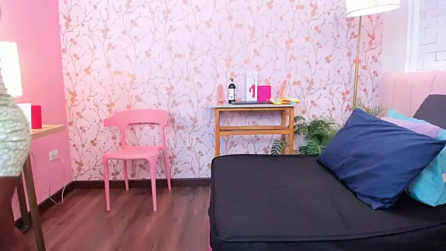 amber-hill online show from April 11, 2026, 6:12 pm