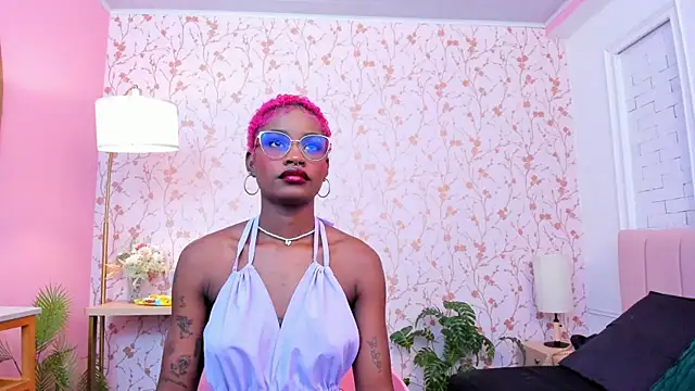 amber-hill online show from April 16, 2026, 7:14 pm