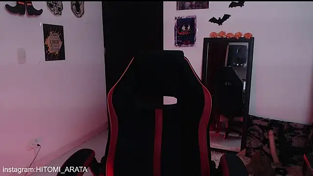 Snapshot of hitomi_arata chatting on October 15, 2025, 10:10 pm hitomi arata online show from October 15, 2025, 10:10 pm