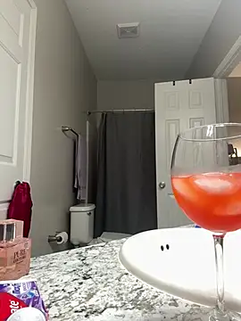 Snapshot of SexyHoneyRedd chatting on February 17, 2025, 11:42 pm SexyHoneyRedd online show from February 17, 2025, 11:42 pm