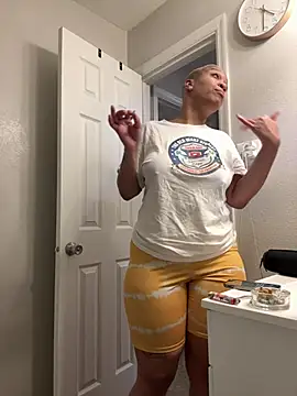 SexyHoneyRedd online show from June 26, 2026, 8:30 am