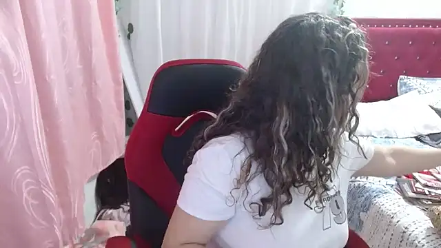 helenca43 online show from September 23, 2025, 10:18 am