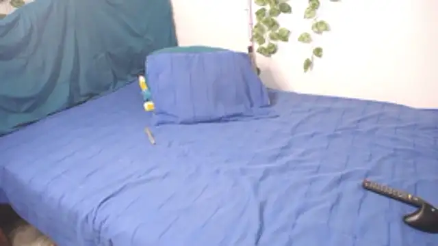 DominaLeona online show from October 19, 2025, 9:15 pm