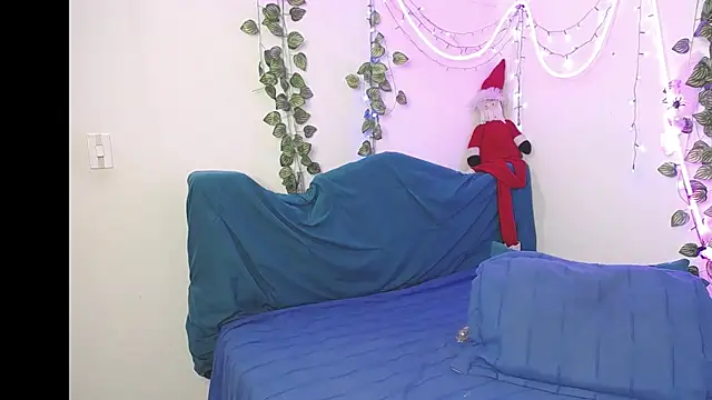 Snapshot of DominaLeona chatting on November 15, 2025, 2:20 am DominaLeona online show from November 15, 2025, 2:20 am