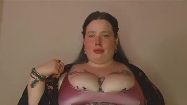 MissBika online show from December 14, 2025, 9:52 pm