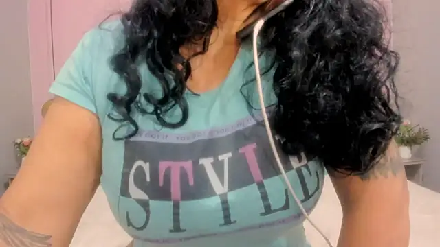 Snapshot of valeriasexxx chatting on February 21, 2025, 7:43 pm valeriasexxx online show from February 21, 2025, 7:43 pm