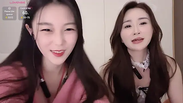 Snapshot of Sweet-Angel999 chatting on December 30, 2024, 1:47 pm Sweet-Angel999 online show from December 30, 2024, 1:47 pm