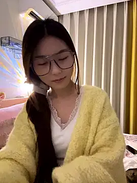 Snapshot of Sweet-Angel999 chatting on January 11, 2026, 2:33 pm Sweet-Angel999 online show from January 11, 2026, 2:33 pm