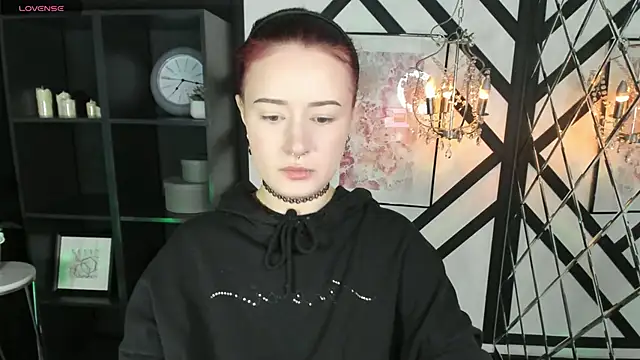 Lily Moonlight online show from February 26, 2026, 2:05 pm