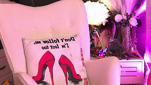 ZoeMesmerize online show from October 16, 2025, 3:07 am