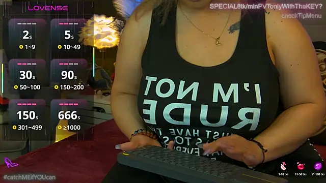 Snapshot of ZoeMesmerize chatting on June 12, 2026, 4:55 am ZoeMesmerize online show from June 12, 2026, 4:55 am