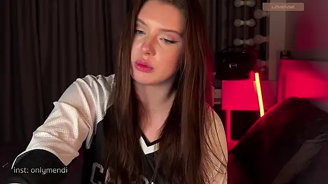 MENNDI online show from February 21, 2025, 7:43 pm