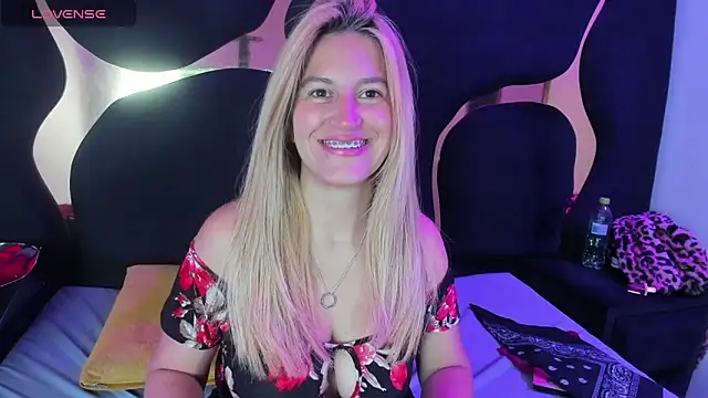 GiaRoussel online show from February 8, 2026, 4:21 pm