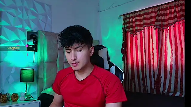 Snapshot of santyago_taylor chatting on January 22, 2025, 6:41 pm santyago taylor online show from January 22, 2025, 6:41 pm