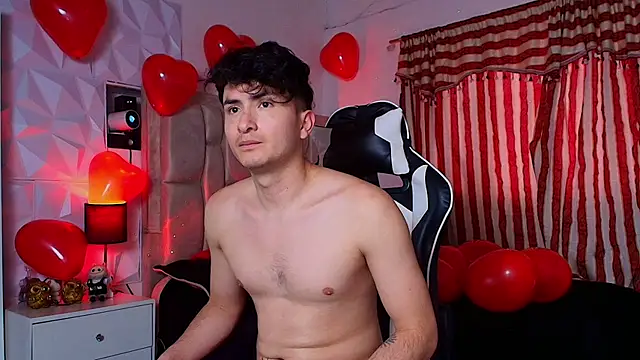 Snapshot of santyago_taylor chatting on February 17, 2025, 6:48 pm santyago taylor online show from February 17, 2025, 6:48 pm