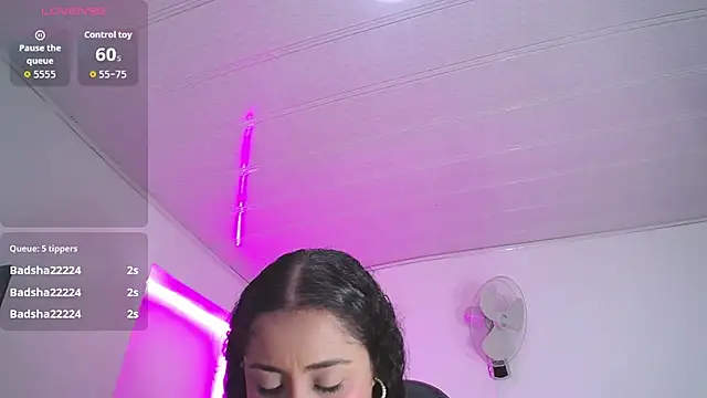 Snapshot of cristal_horny19 chatting on November 3, 2025, 8:43 pm cristal horny19 online show from November 3, 2025, 8:43 pm