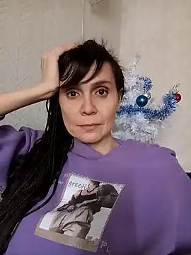 Francenia lolis online show from January 6, 2025, 10:57 am