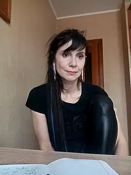 Snapshot of Francenia_lolis chatting on April 9, 2026, 6:02 am Francenia lolis online show from April 9, 2026, 6:02 am