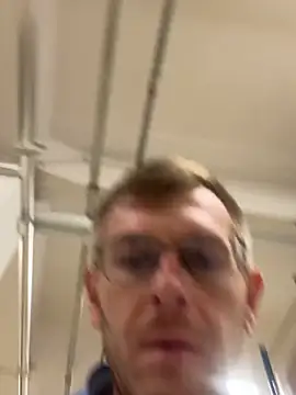 Snapshot of adrian90bi11 chatting on March 25, 2026, 6:19 am adrian90bi11 online show from March 25, 2026, 6:19 am