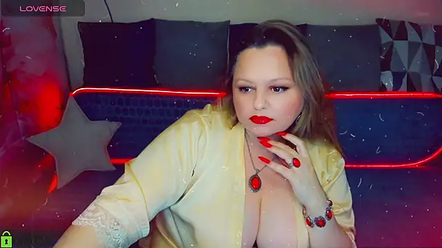 KlaraHoll online show from March 22, 2026, 4:10 pm