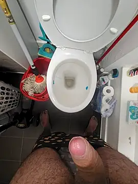 Snapshot of eric69_69 chatting on October 28, 2025, 6:28 am eric69 69 online show from October 28, 2025, 6:28 am