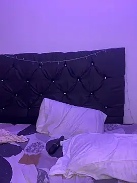 alisson carolina73 online show from December 20, 2024, 2:08 am