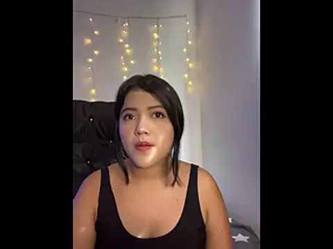 alisson carolina73 online show from November 17, 2025, 7:08 pm