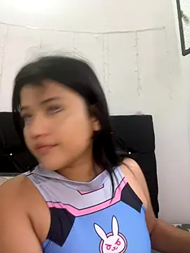 alisson carolina73 online show from November 19, 2025, 10:10 pm