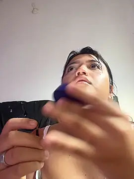 alisson carolina73 online show from March 15, 2026, 8:04 pm