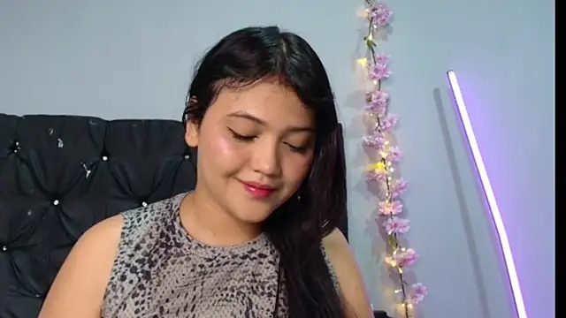 alisson carolina73 online show from July 25, 2026, 5:05 am