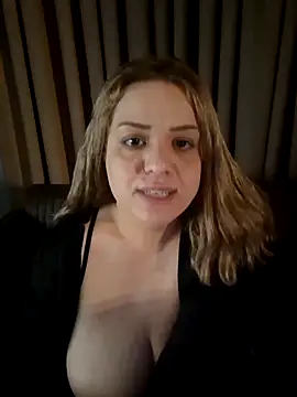 cansuozell online show from March 12, 2026, 8:59 pm