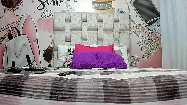 KOURTNEY-- online show from January 18, 2025, 1:52 am