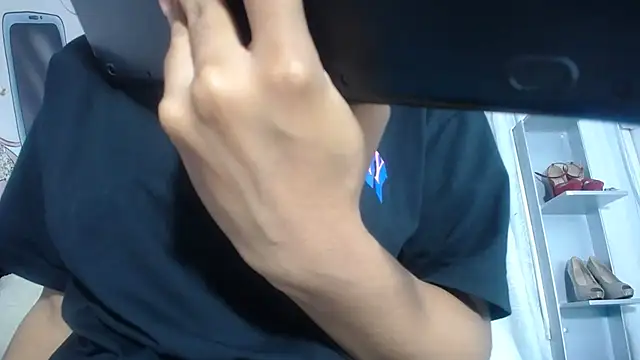 KOURTNEY-- online show from September 16, 2025, 1:39 am