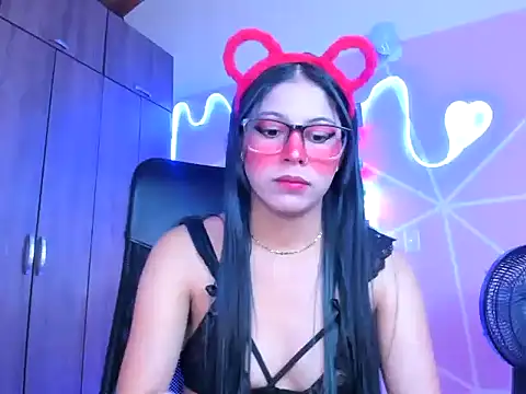 Snapshot of _ALLYSON18_ chatting on February 12, 2025, 2:21 pm ALLYSON18 online show from February 12, 2025, 2:21 pm