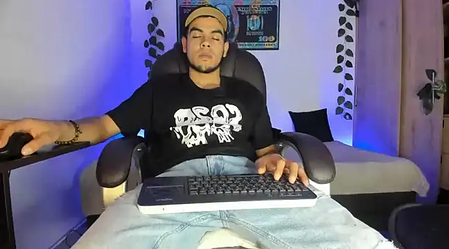 mikee scooth online show from March 8, 2025, 9:50 am