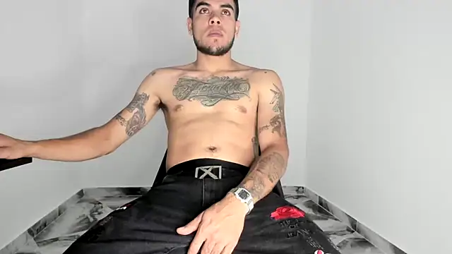 mikee scooth online show from November 23, 2025, 6:52 pm