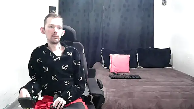 Snapshot of Sophia_and_Thomas chatting on February 14, 2025, 11:31 am Sophia and Thomas online show from February 14, 2025, 11:31 am