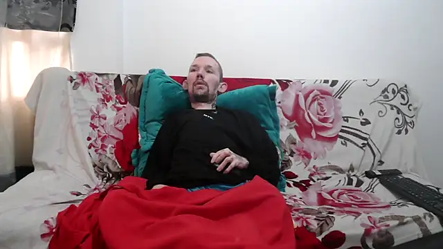 Snapshot of Sophia_and_Thomas chatting on May 7, 2026, 9:42 pm Sophia and Thomas online show from May 7, 2026, 9:42 pm